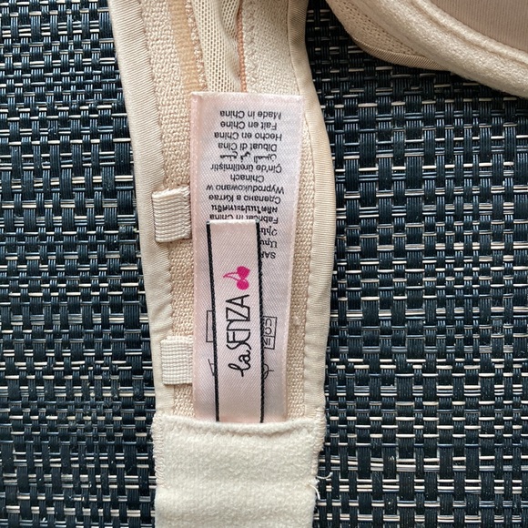 La Senza Strapless Padded Bra, Lingerie, Tan, 32D, GUC - Picture 3 of 4